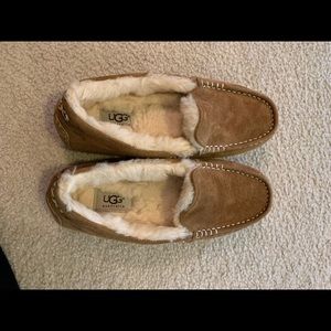 Ugg slippers  fits like a 7